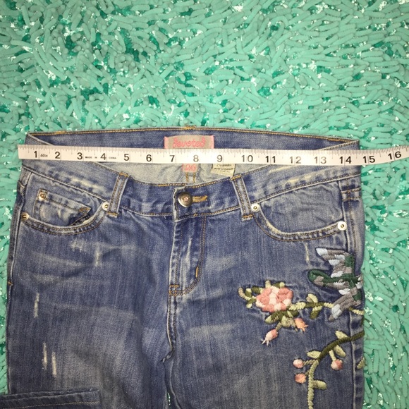 🌺 Beautiful Embroidered jeans - Picture 5 of 6